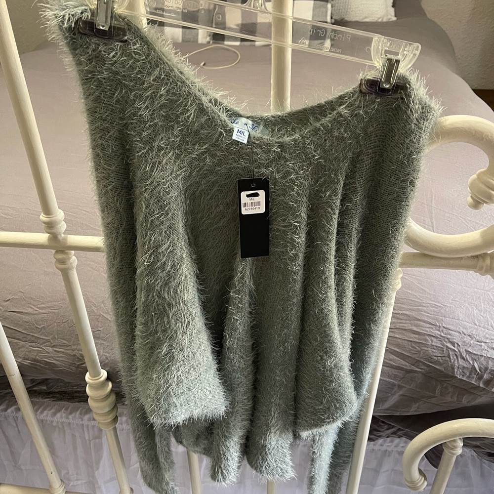 Fuzzy sweater size M/L